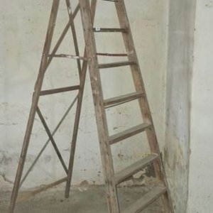 Lote anterior: Escalera de Madera Antigua con 9 Escalones