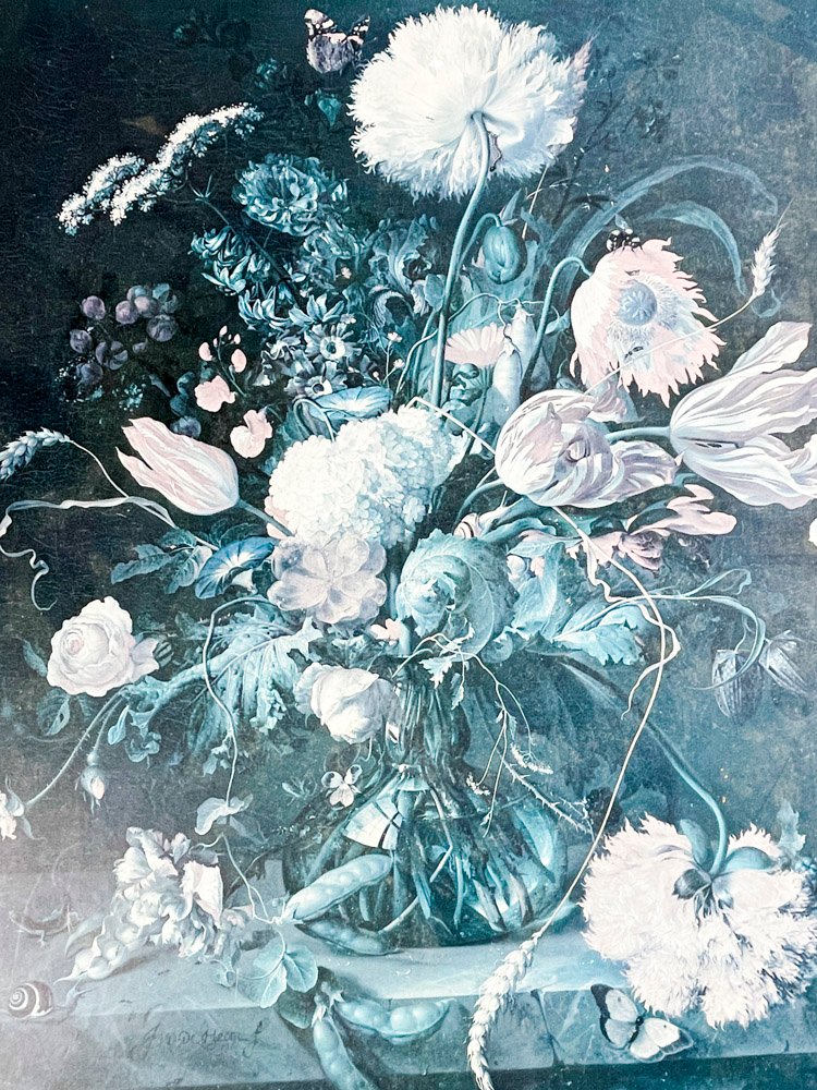 Dos cuadros con motivo floral y damas - imagen 5