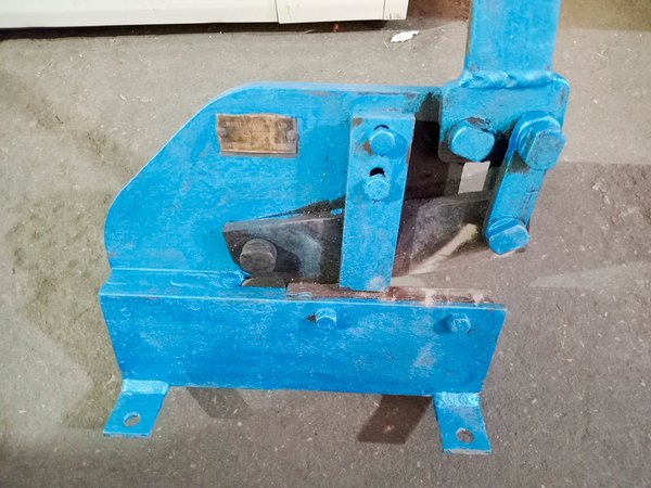 Cizalla hierro a palanca pintada azul - imagen 2