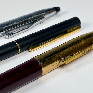 Tres Bolígrafos: Lebaron Negro, Cross Plateado y Marrón Dorado - imagen 2