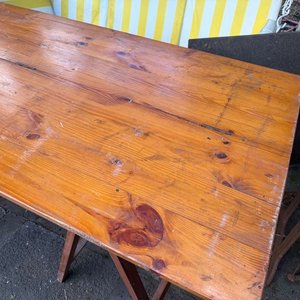Mesa Plegable de Madera Rústica con Caballetes - imagen 3
