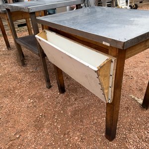 Tres Mesas de Trabajo: Acero Inoxidable y Madera - imagen 3