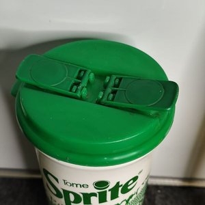 Vaso Grande Plástico Sprite con Tapa Verde - imagen 2