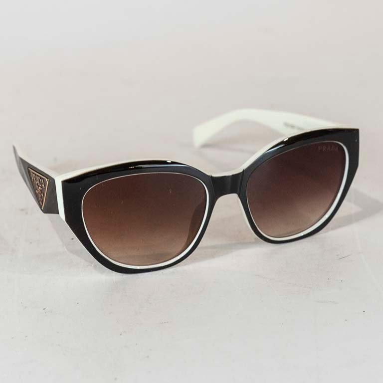 Lote siguiente: Lentes de sol Prada de buena calidad