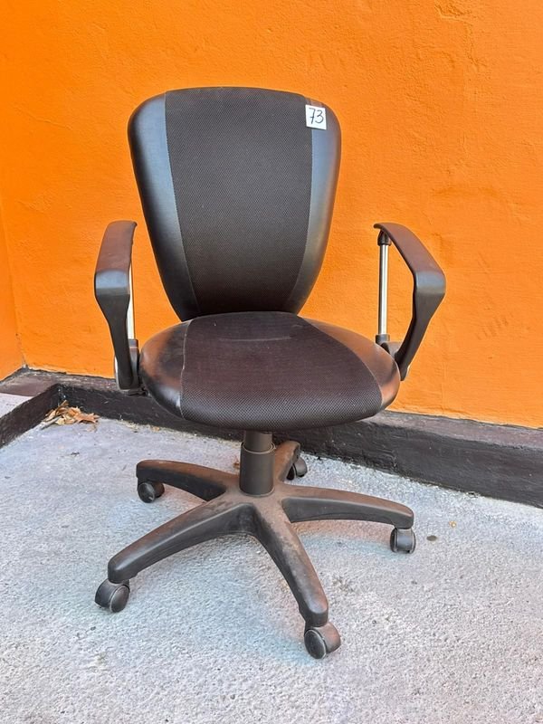 Silla Giratoria de Oficina con Ruedas - imagen 2
