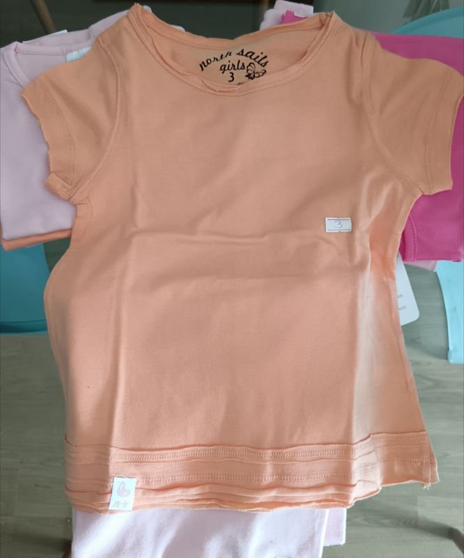 Lote de remeras lisas de nena en diferentes tamaños - imagen 2