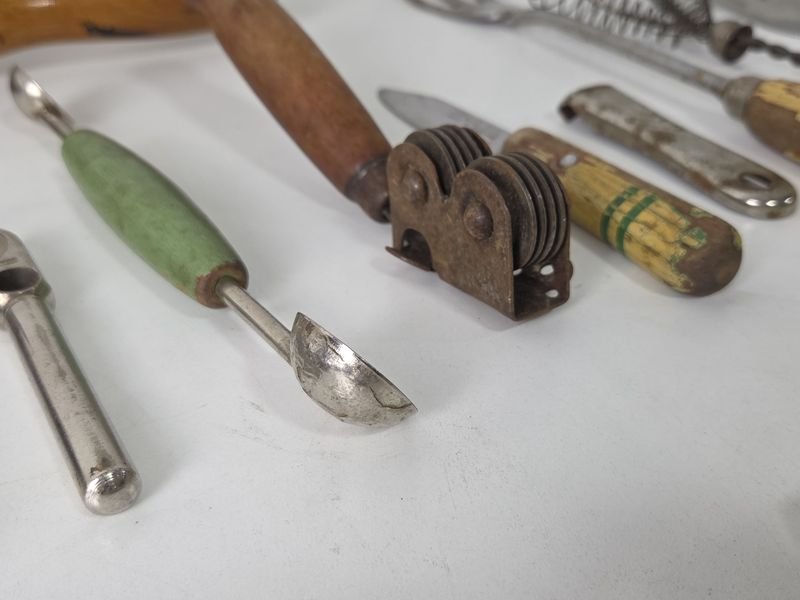 Colección de herramientas y utensilios antiguos y de alta calidad - imagen 6