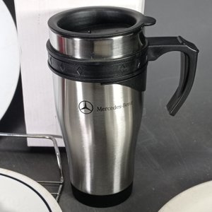 Lote de Vajilla y Utensilios de Cocina: Asadera, Platos, Fuente y Termo Mercedes-Benz - imagen 7