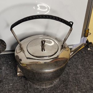 Dos Calderas Antiguas de Acero Inoxidable, Una Eléctrica TEM - imagen 4