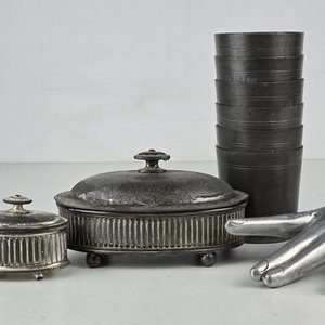 Juego de Vasos de Peltre "John Somers" y Tocador Antiguo Plateado - imagen 1