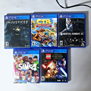 Consola Playstation 4 con 3 Joysticks y 5 Juegos - imagen 2
