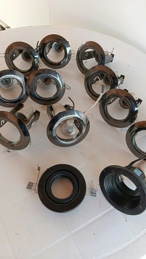 Lote de Accesorios para Luces Empotradas Usados