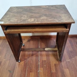 Escritorio para Computadora con Bandeja Deslizable y Ruedas - imagen 2
