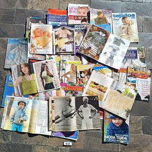Lote de Revistas Antiguas de Ganchillo, Tejidos y Labores - imagen 2