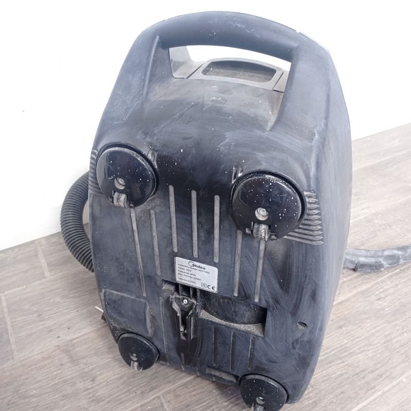 Aspiradora Midea Ultraclean 2200w con accesorios - imagen 4
