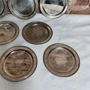 Conjunto de 8 Platillos de Platina con Bordes Repujados - imagen 6