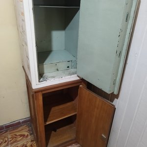 Antigua caja fuerte con mueble - imagen 4