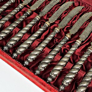 Doce Cuchillos de Fruta con Mangos de Plata 800 y Estuche - imagen 5