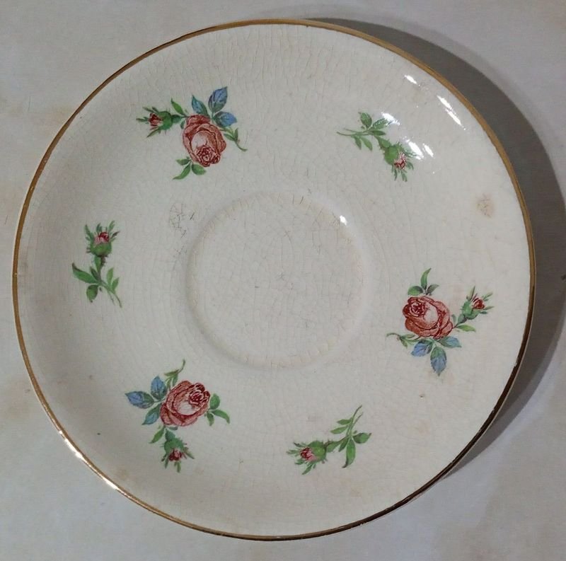 Platillo de Porcelana Inglesa Blanco con Diseño Floral Antiguo
