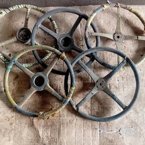 Lote siguiente: Lote de 5 Volantes para Ford A (Modelos 1928-1931) y Sin Identificar
