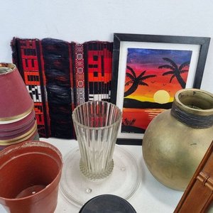 Lote de Pantallas de Lámpara, Florero, Jarrón, Cuadros y Más - imagen 3