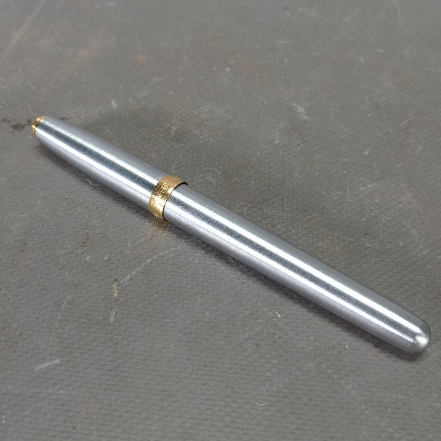 Bolígrafo Sheaffer's plateado con detalles dorados - imagen 2