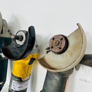 Lote de 3 Amoladoras: Bosch, Stanley y Bricotech - imagen 2