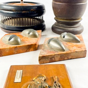 Seis piezas, mortero en madera, tarjeteros en metal y marmol, porta llave - imagen 3