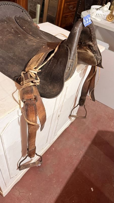 Silla de montar con estribares - imagen 5