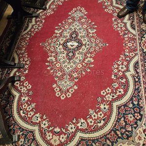 Lote anterior: Alfombra Oriental Roja con Diseño Floral y Bordes Decorativos