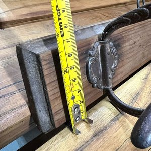 Perchero Antiguo de Madera con Cuatro Ganchos Dobles de Metal - imagen 4