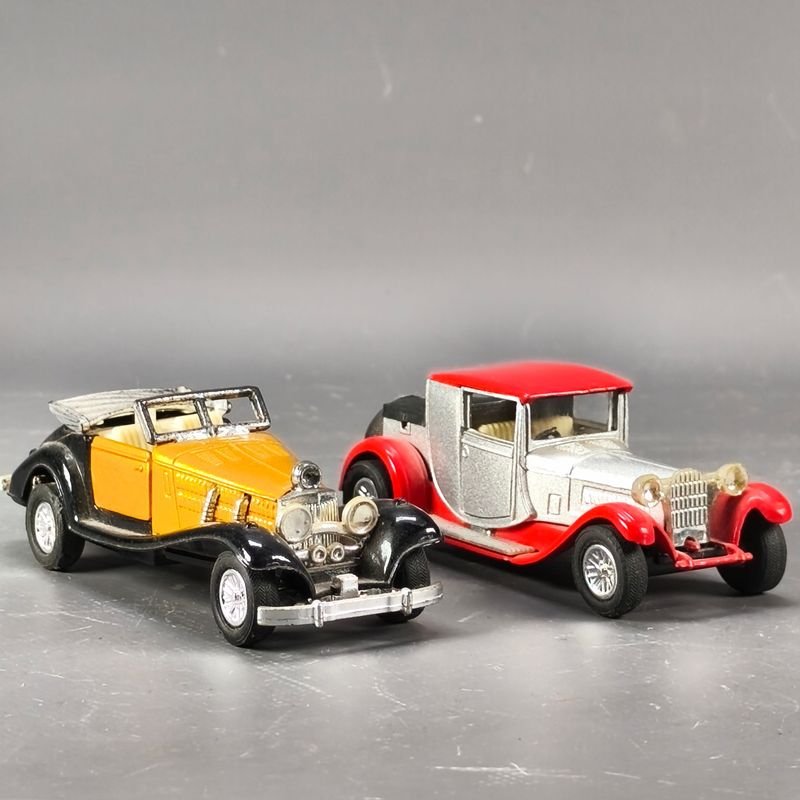 Lote siguiente: Juguetes de metal a fricción CHATOYS escala 1/43