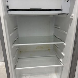 Heladera Minibar Newpoint FR-92S Plateada con Cerradura - imagen 9