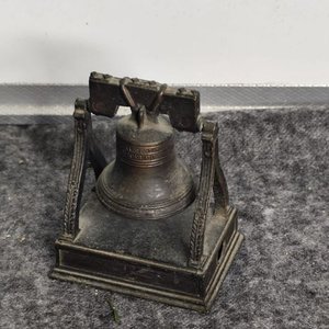Réplica Campana de la Libertad "1776-1976" Antigua Metálica - imagen 4