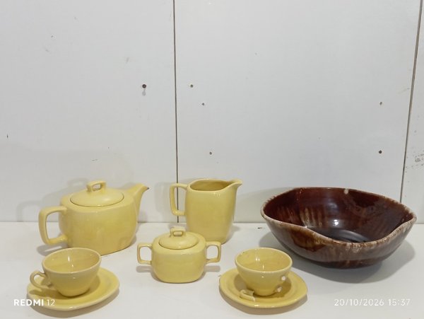 Juego de Té Amarillo y Ensaladera Marrón de Cerámica - imagen 1