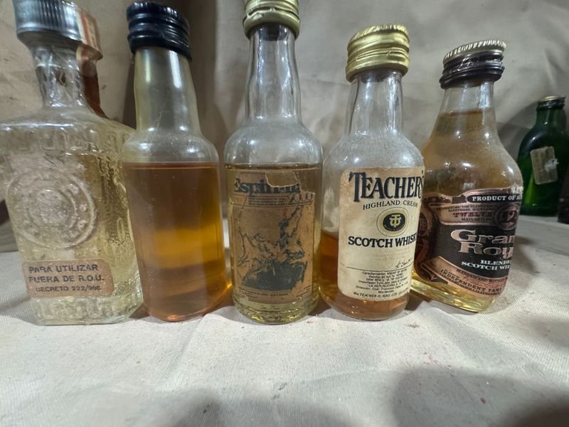 Lote de Botellas Miniatura de Licores Varios Selladas