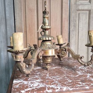 Lote siguiente: Araña de Bronce Antigua con 5 Luces