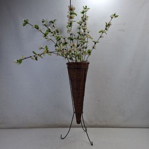Jarrón de Pie Tejido con Flores Artificiales Blancas y Verdes - imagen 1