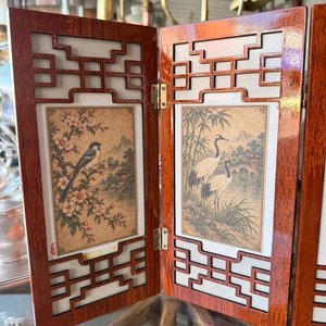 Biombo de Mesa Chino Decorativo en Madera Calada con Escenas Tradicionales - imagen 5
