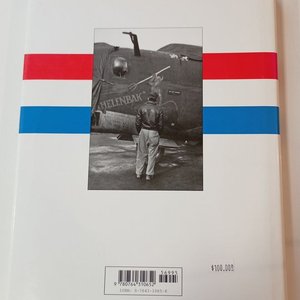 Libro "American Flight Jackets: A History of U.S. Flyers' Jackets" Tapa Dura - imagen 2