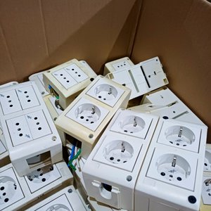 42 Cajas de Módulos Eléctricos Varios - imagen 5
