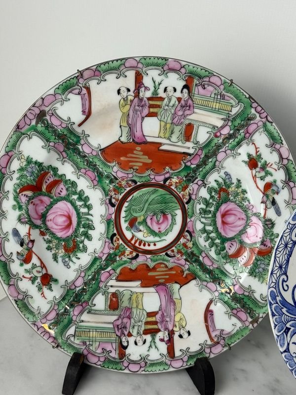 Platos de porcelana antiguos de diferentes orígenes - imagen 8