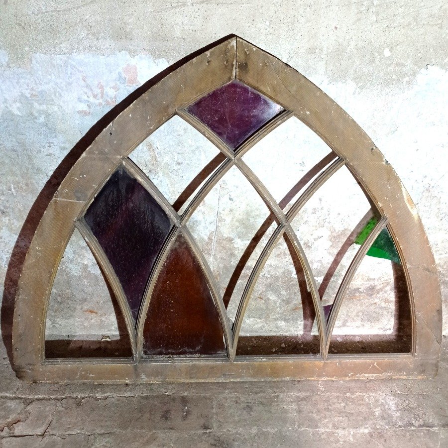 Lote anterior: Ventana de vidrio labrado con forma de diamante