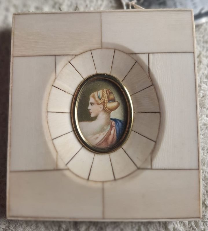 Item 868943 - Image 1