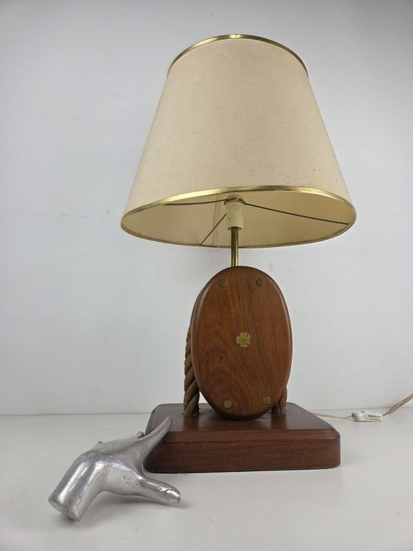 Lámpara Rústica de Madera con Polea y Cuerda