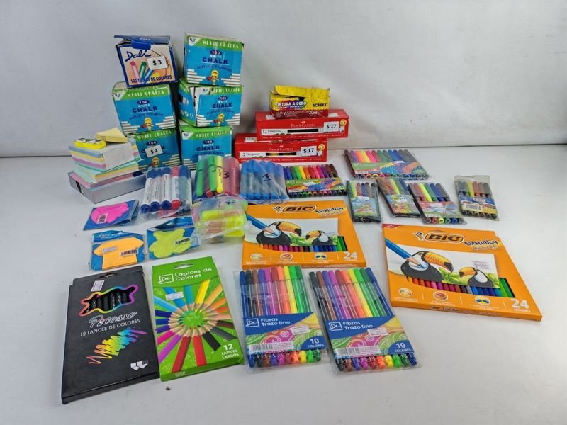 Tizas, Marcadores y Post Its para oficina