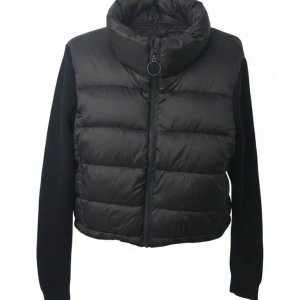 Lote siguiente: Campera Stradivarius Inflable Negra Talle L Lightwear Collection