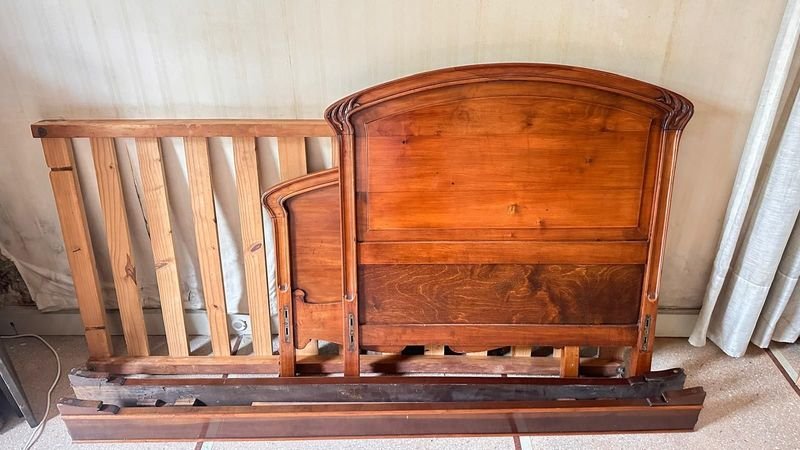Lote anterior: Cama antigua de madera con detalles