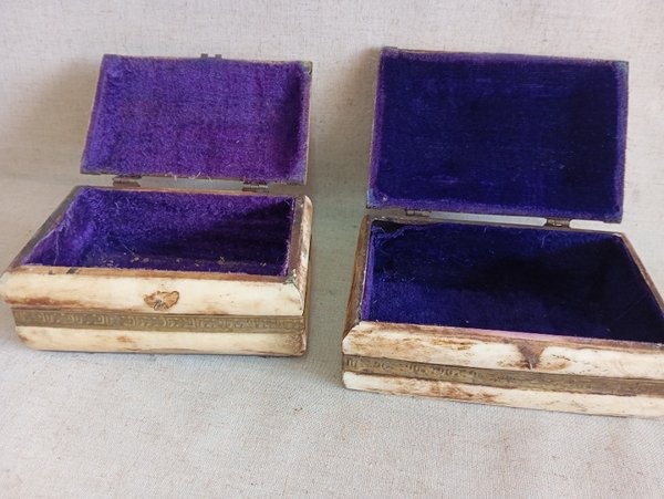 Dos alhajeros estilo baúl de madera tallada - imagen 7