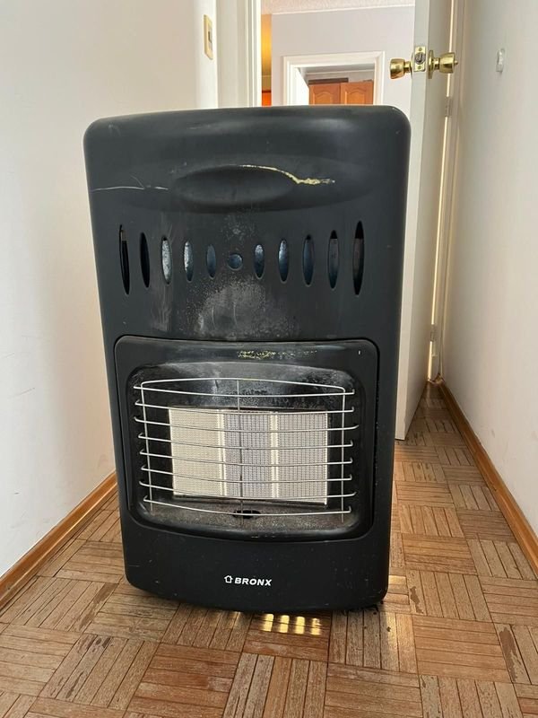 Estufa a gas BRONX con valvula - Aparato de calefacción eficiente - imagen 1